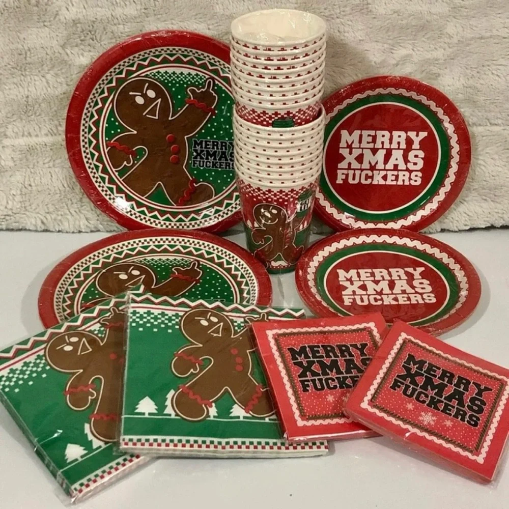 CHRISTMAS Spencer's Red and Green Christmas Disposable Tableware Set
